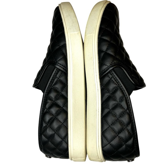 Steve Madden Black Quilted Slip-On Shoes. Size 8.5 - Picture 4 of 7
